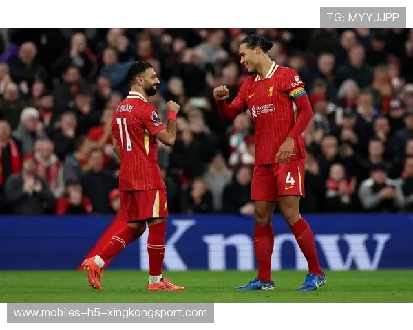 利物浦持续加压外线造成对方大面积回缩 利物浦持续加压外线造成对方大面积回缩